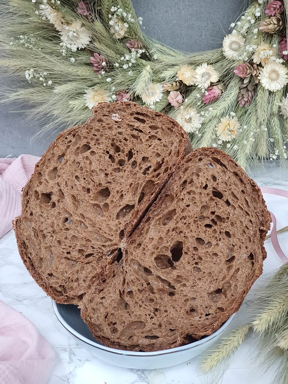 Pšeničný chlieb s tmavým sladom