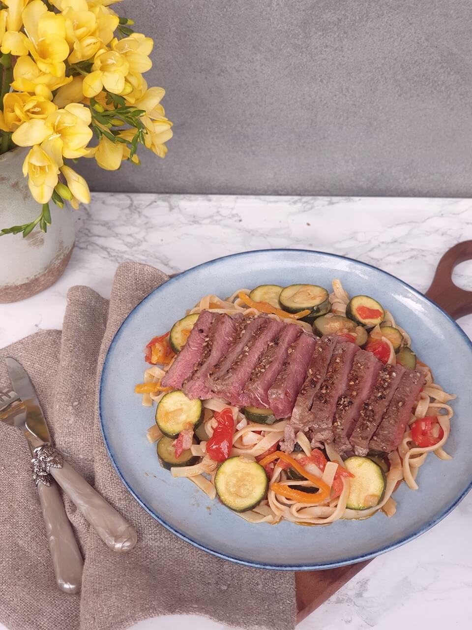 Beef steak s tagliatelle