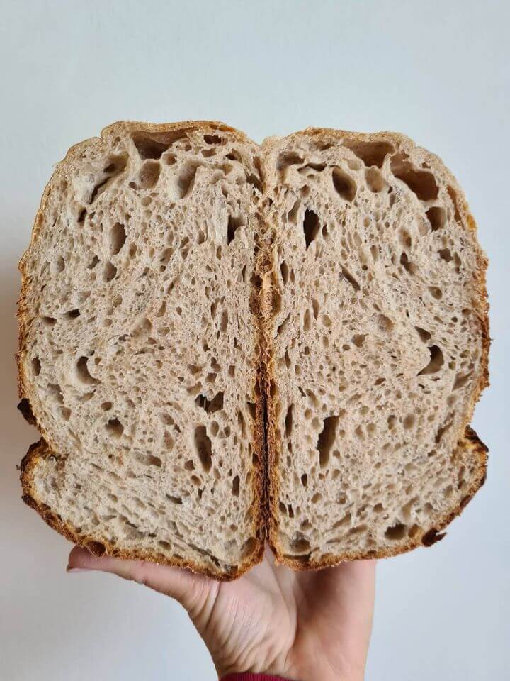Celozrnný chlieb